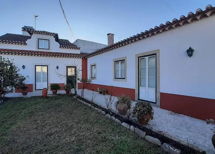 Peaceful Vacation Vila Pedreira (Santarem)